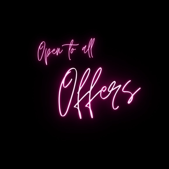 Meet your Posher, Brittney - Picture 1 of 3